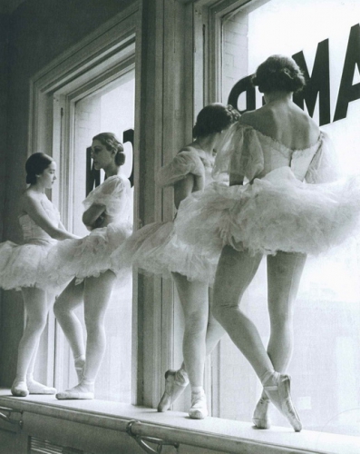 Ballet Room, Pointe-shoes 014