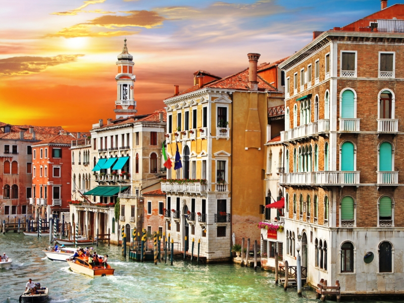 Cities And Countries wall murals & wallpaper Venice Residential High-Rise Houses Art. No: 10000007801