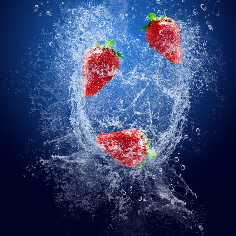 Fruits wall murals & wallpaper for Kitchen Three Strawberries in Water Art. No: 10000005383